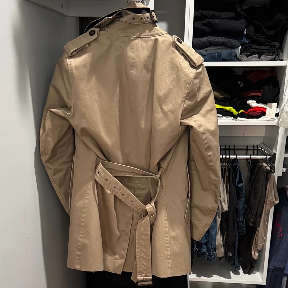 Banana Republic Men’s Tan Double-Breasted Trench Coat - Picture 5 of 11